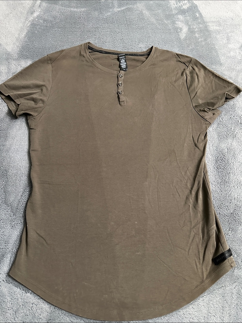 Alphalete Men's Olive Henley Short-Sleeve Shirt long line
